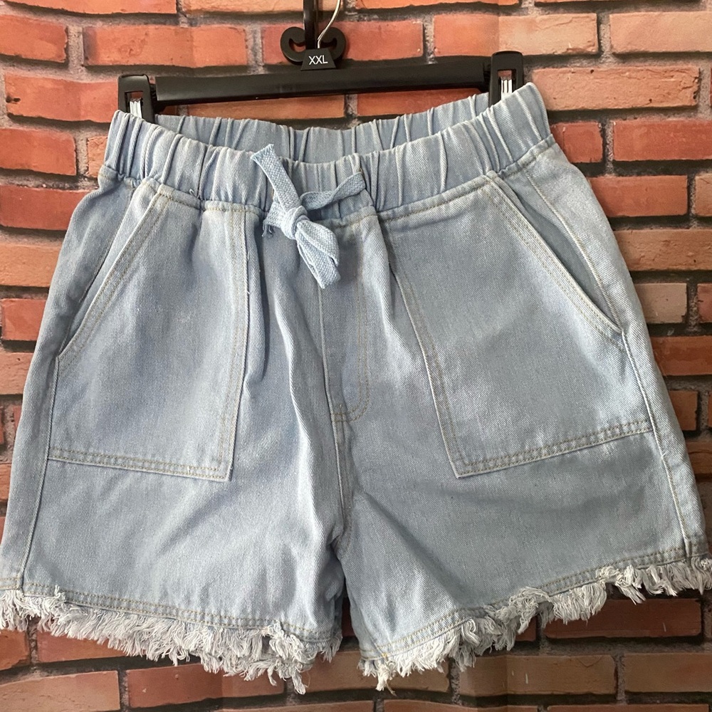 Drawstring Raw Hem Denim Shorts